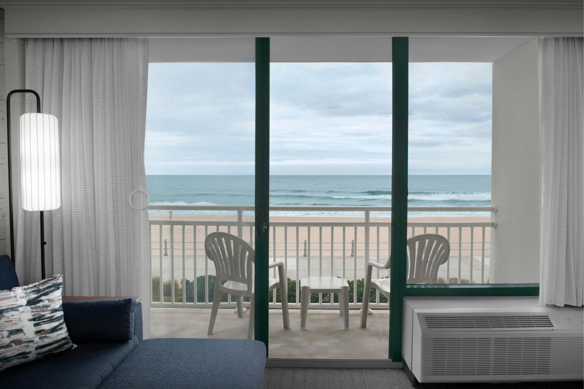Courtyard Virginia Beach Oceanfront/South Exterior photo